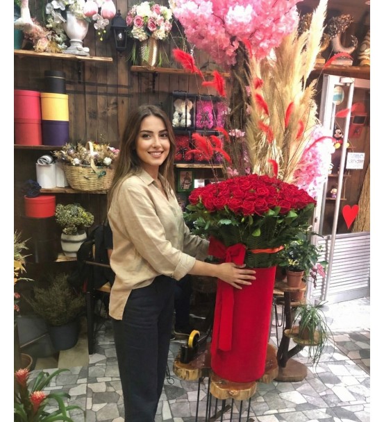 KADİFE KUTUDA GÜLLER